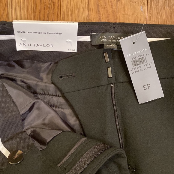 NWT Ann Taylor Black Devin Ankle Pants, size 6P - Picture 2 of 3